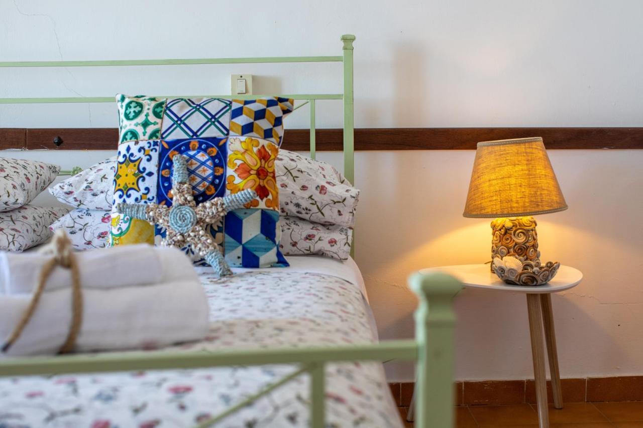Madonna Della Scala Bed & Breakfast กัสเตลลาบาเต ภายนอก รูปภาพ