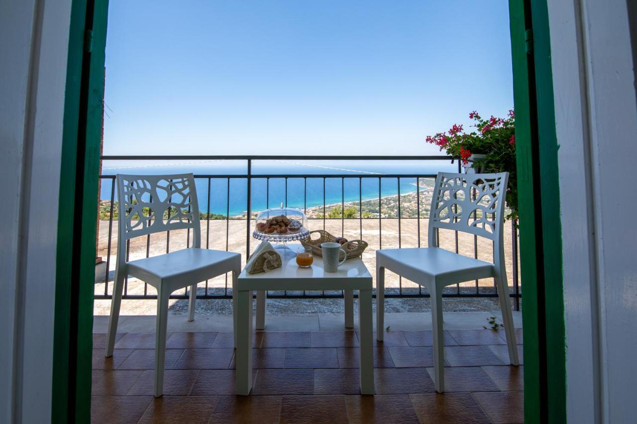 Madonna Della Scala Bed & Breakfast กัสเตลลาบาเต ภายนอก รูปภาพ