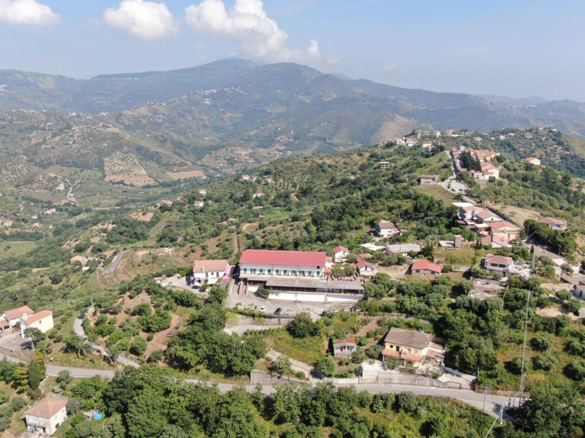 Madonna Della Scala Bed & Breakfast กัสเตลลาบาเต ภายนอก รูปภาพ