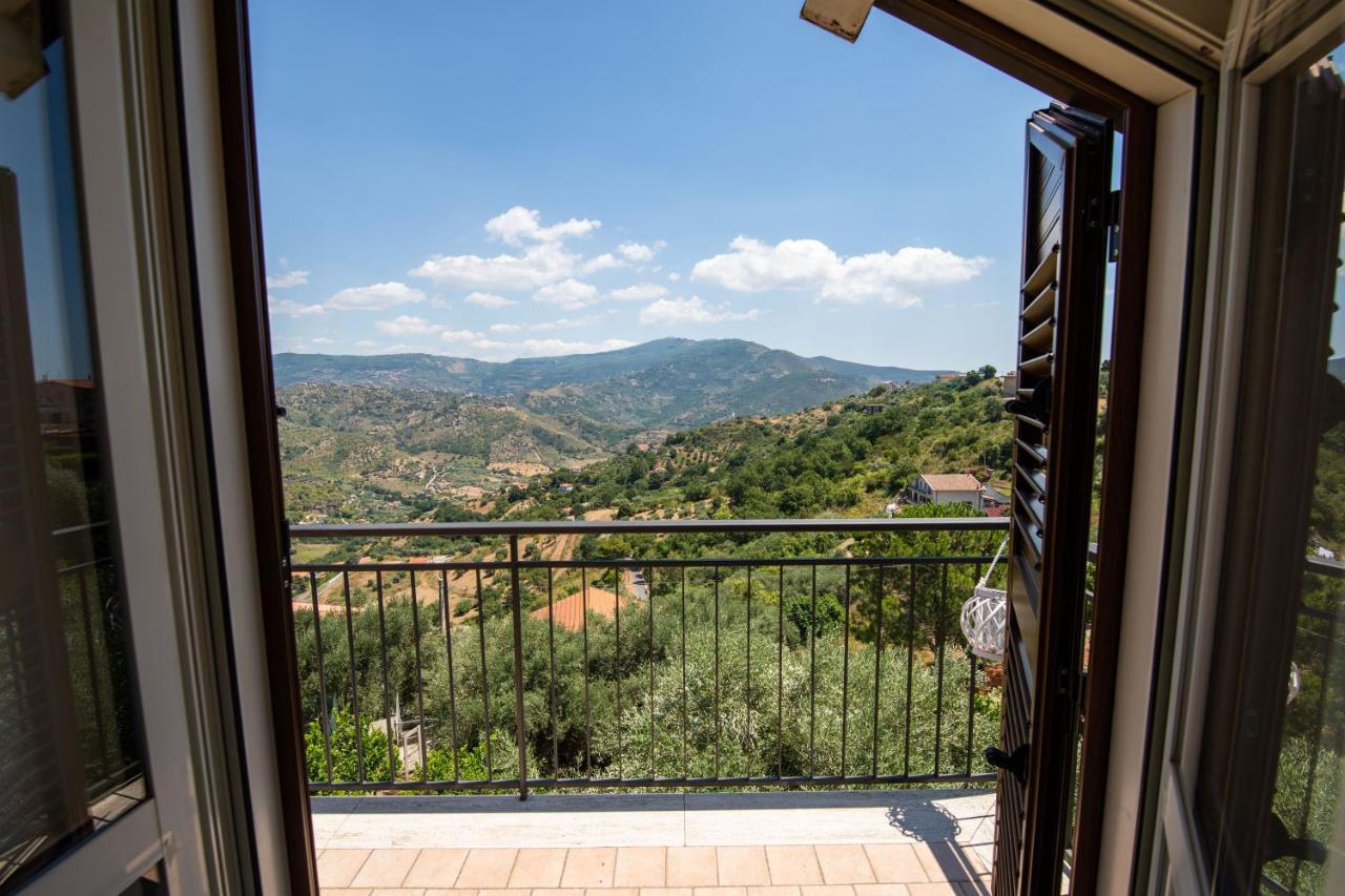 Madonna Della Scala Bed & Breakfast กัสเตลลาบาเต ภายนอก รูปภาพ