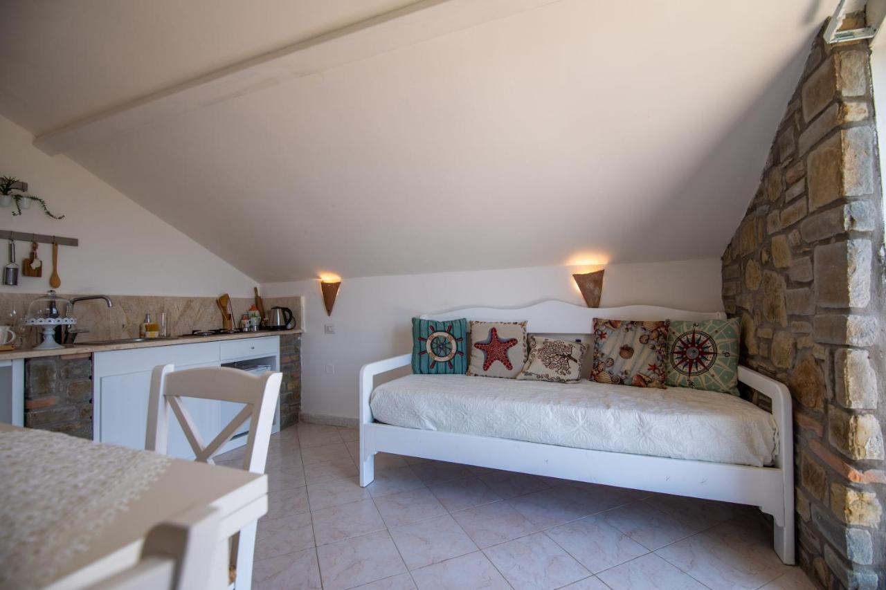 Madonna Della Scala Bed & Breakfast กัสเตลลาบาเต ภายนอก รูปภาพ