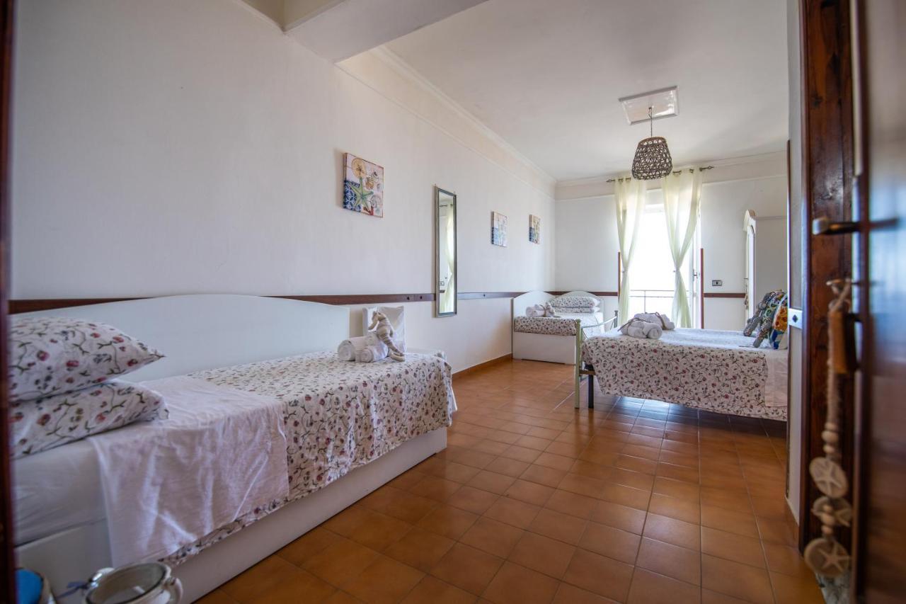 Madonna Della Scala Bed & Breakfast กัสเตลลาบาเต ภายนอก รูปภาพ