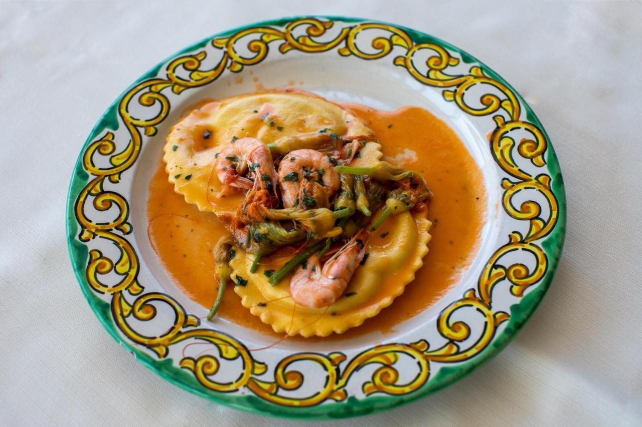 Madonna Della Scala Bed & Breakfast กัสเตลลาบาเต ภายนอก รูปภาพ