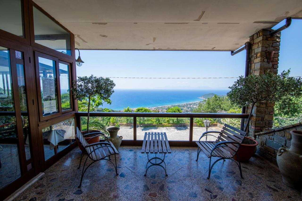 Madonna Della Scala Bed & Breakfast กัสเตลลาบาเต ภายนอก รูปภาพ