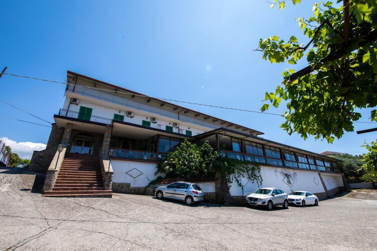 Madonna Della Scala Bed & Breakfast กัสเตลลาบาเต ภายนอก รูปภาพ