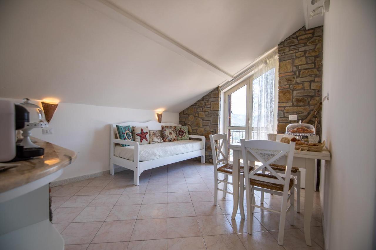 Madonna Della Scala Bed & Breakfast กัสเตลลาบาเต ภายนอก รูปภาพ
