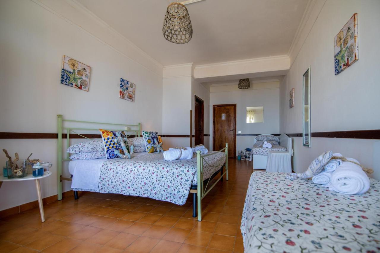 Madonna Della Scala Bed & Breakfast กัสเตลลาบาเต ภายนอก รูปภาพ