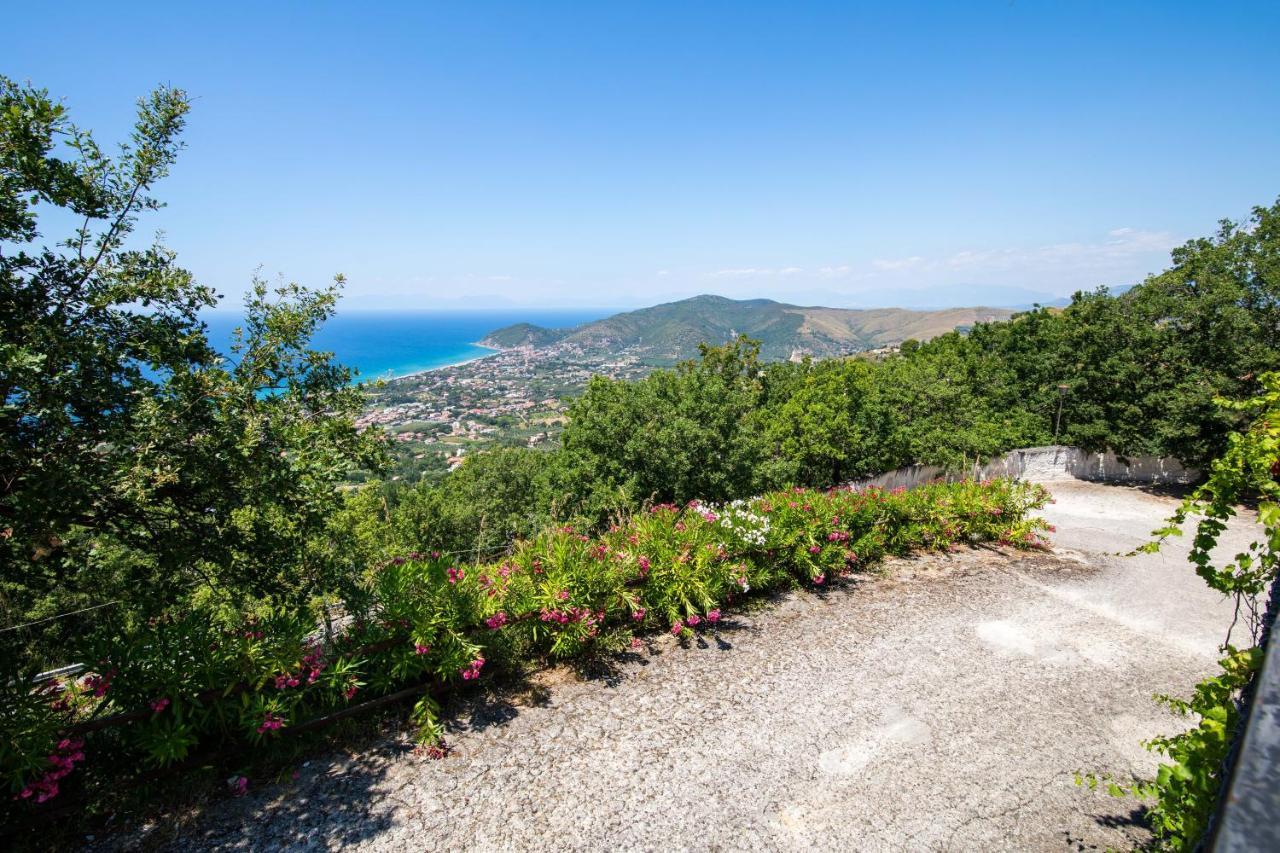 Madonna Della Scala Bed & Breakfast กัสเตลลาบาเต ภายนอก รูปภาพ