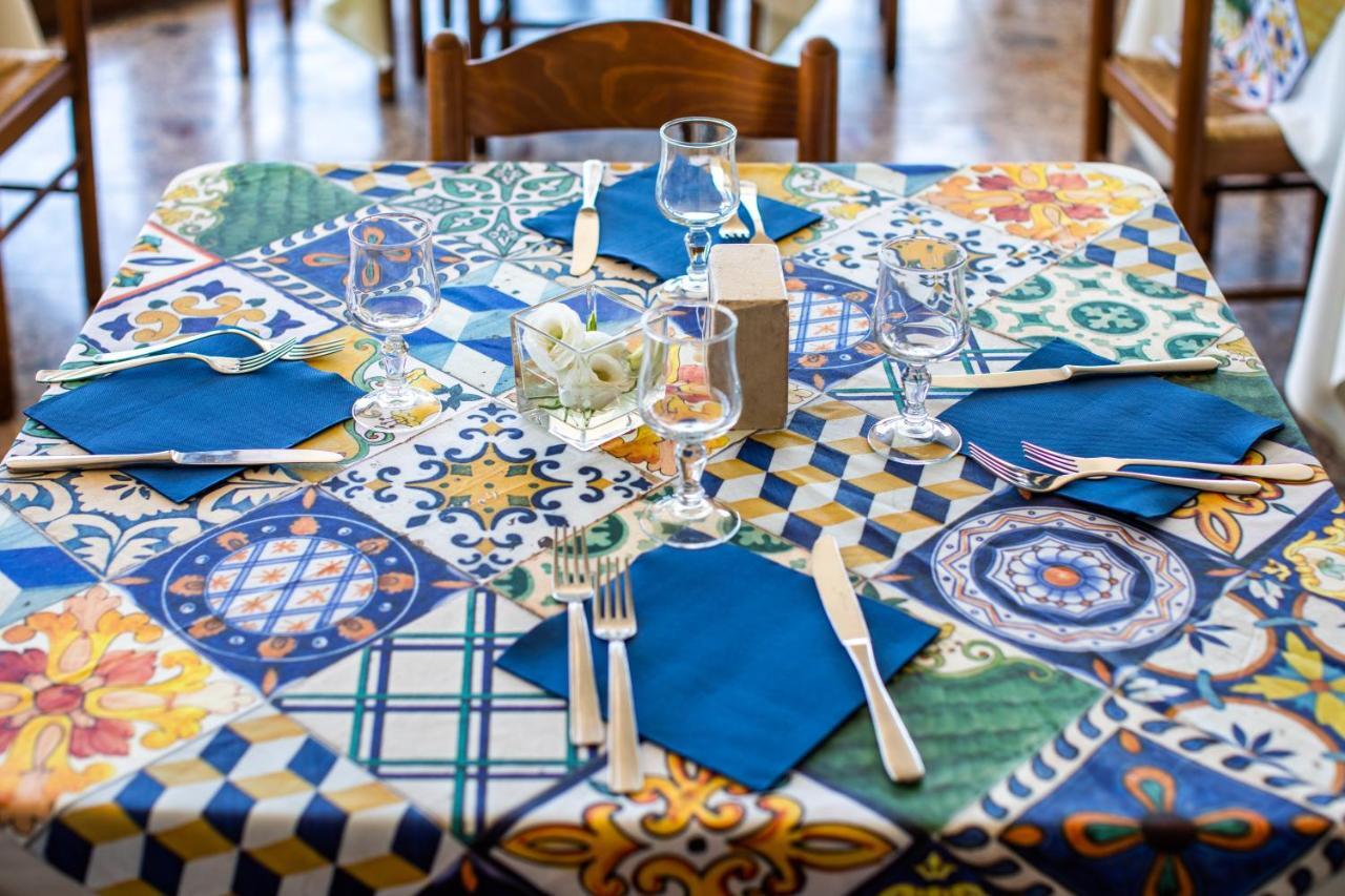 Madonna Della Scala Bed & Breakfast กัสเตลลาบาเต ภายนอก รูปภาพ