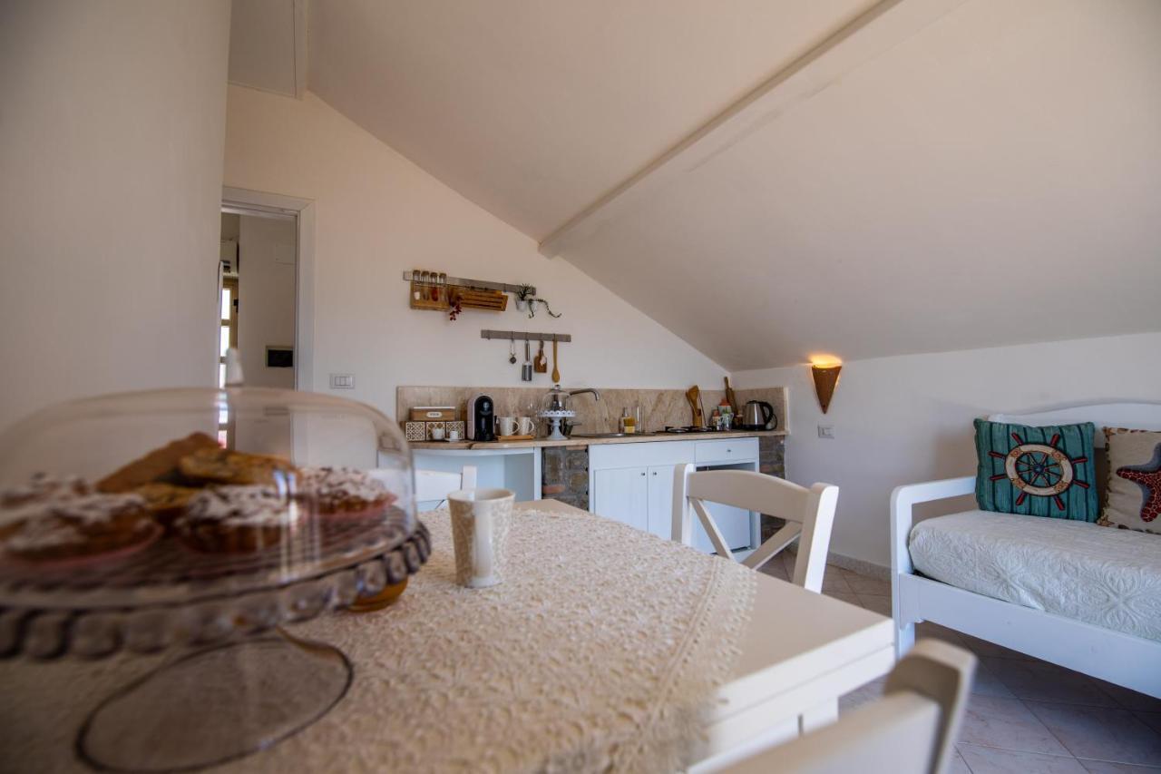 Madonna Della Scala Bed & Breakfast กัสเตลลาบาเต ภายนอก รูปภาพ