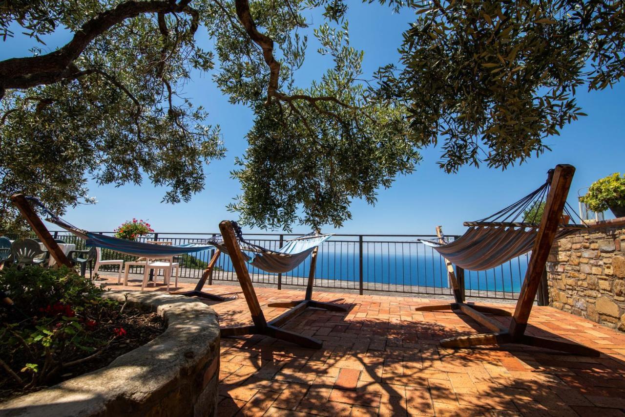 Madonna Della Scala Bed & Breakfast กัสเตลลาบาเต ภายนอก รูปภาพ